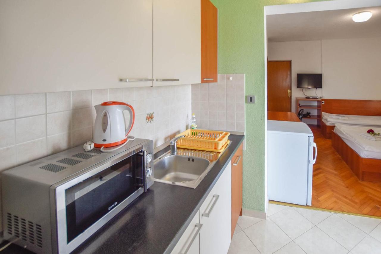 Jacqueline Apartment Pakostane