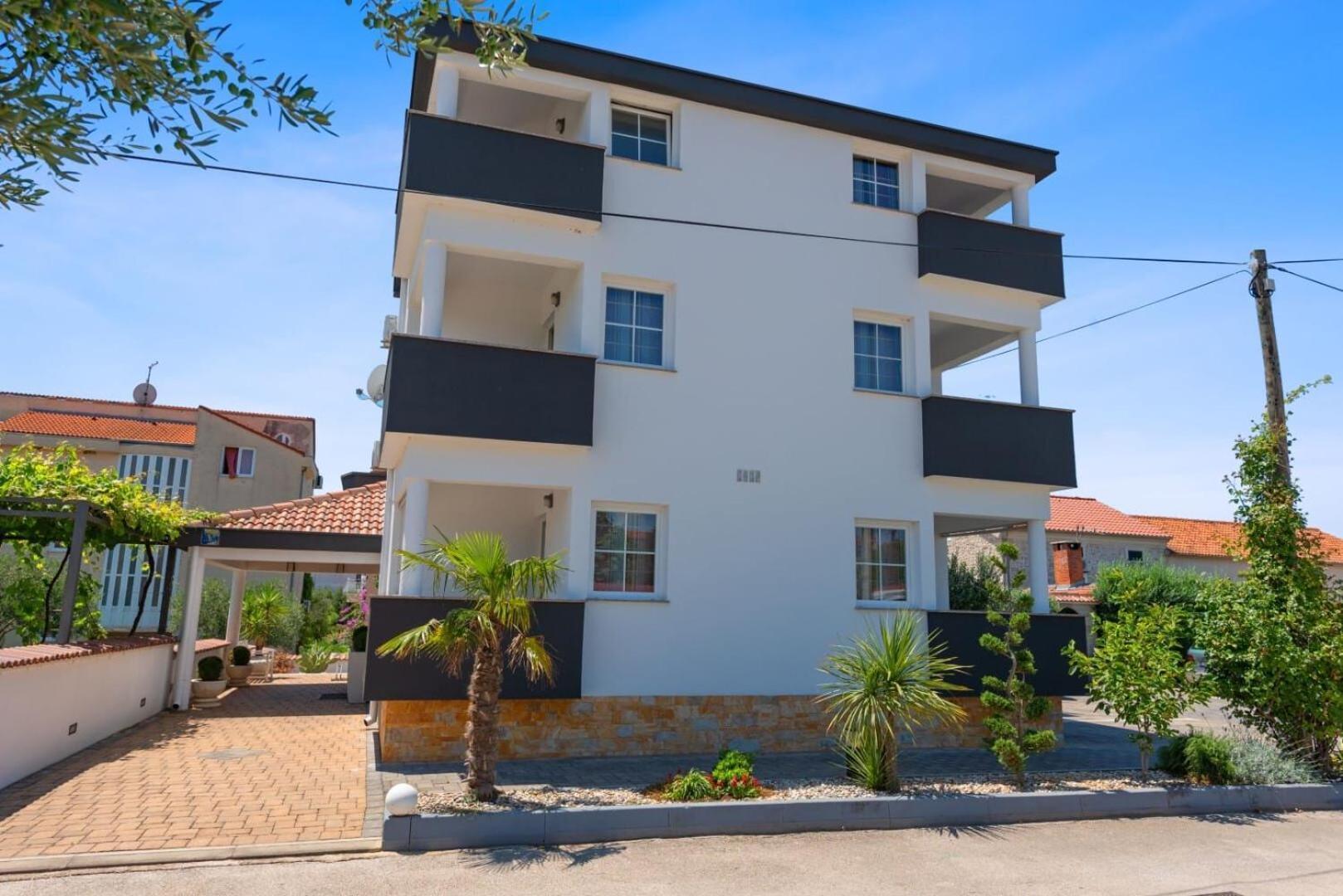 Jacqueline Apartment Pakostane